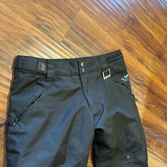 Women's Black Cargo Pants Snow or Ski Pants, Small, Ocean & Earth brand - Picture 4 of 13